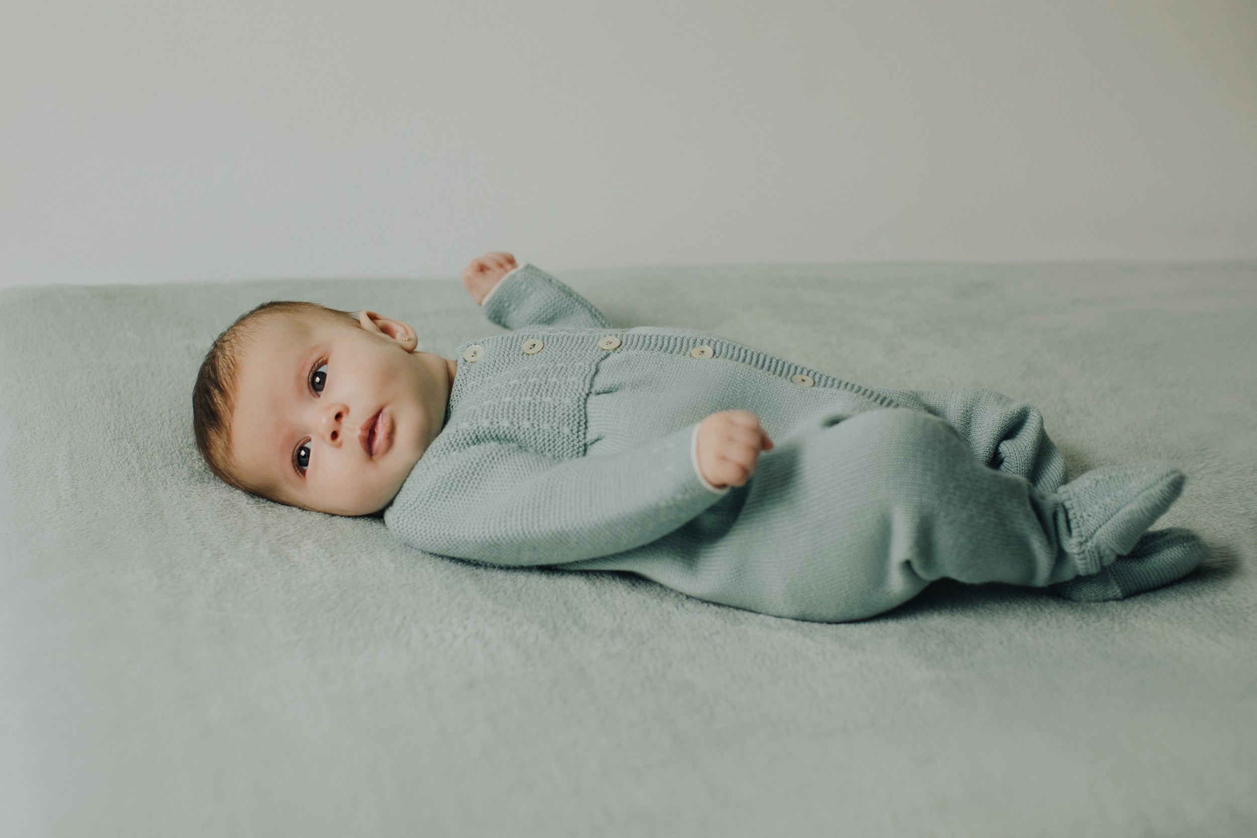 Primera puesta para bebé: looks para salir del hospital