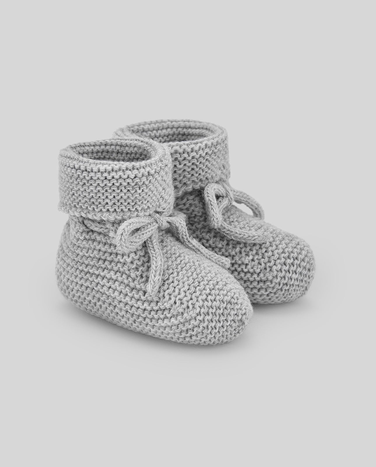 Newborn booties "ESENCIAL"