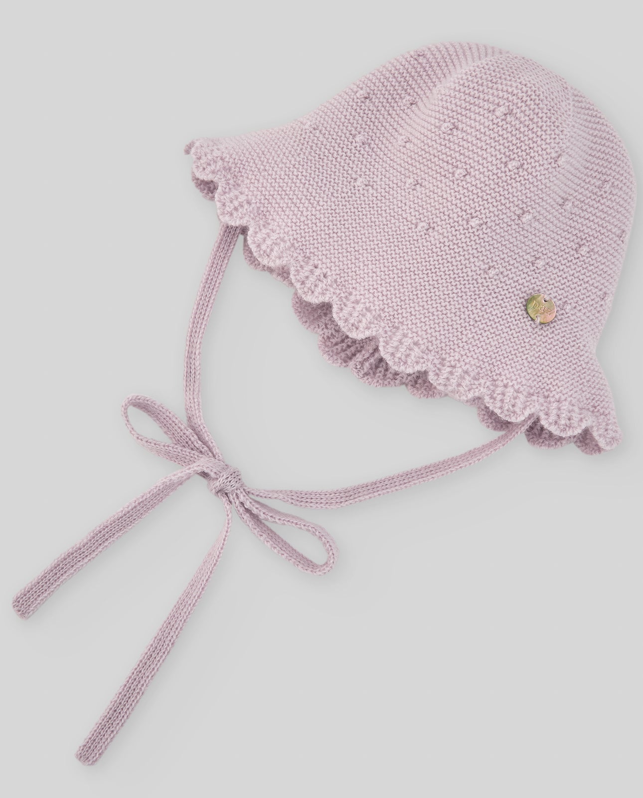 Girl hat "ERIZOS"