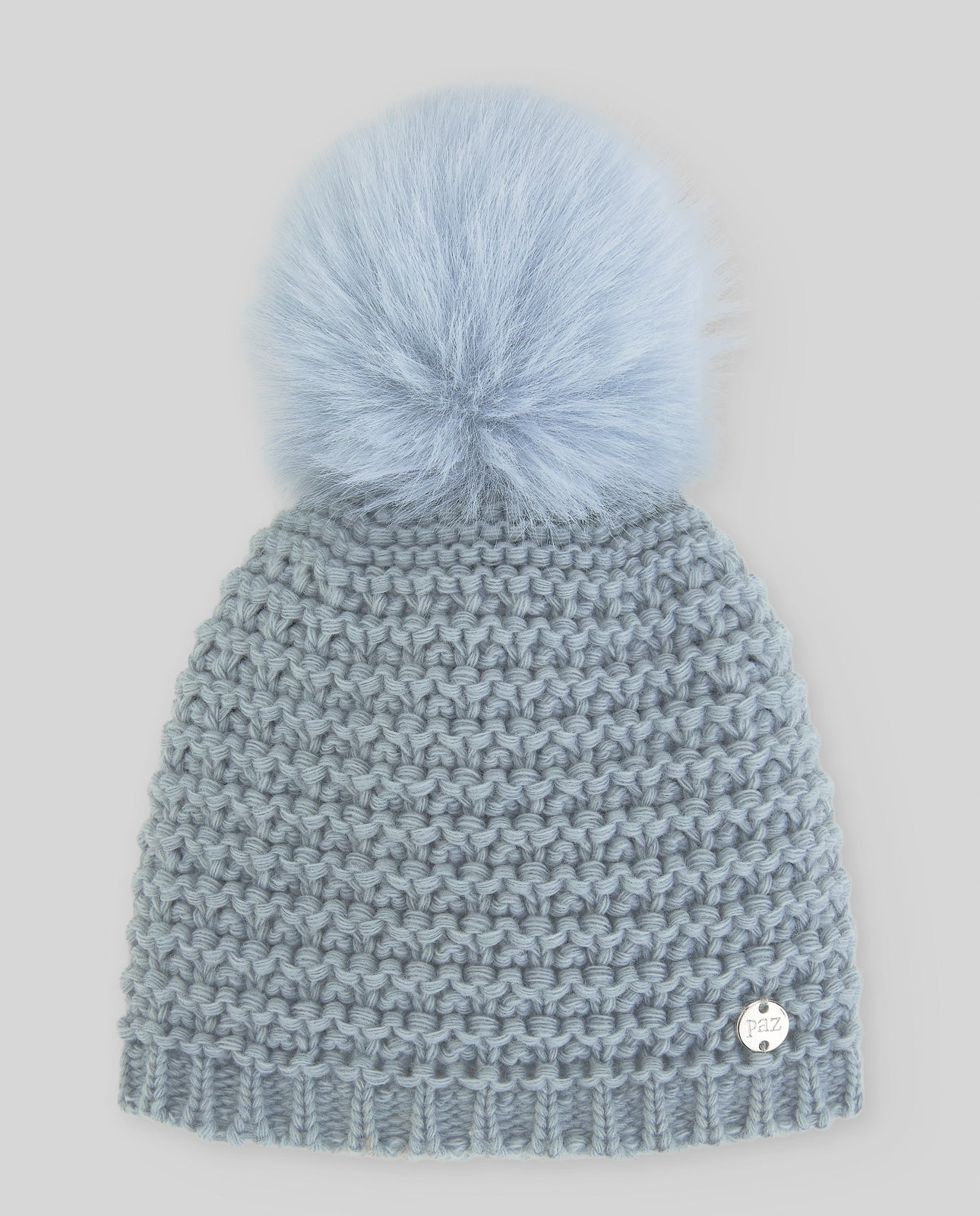 Hat with pompom "ESENCIAL"