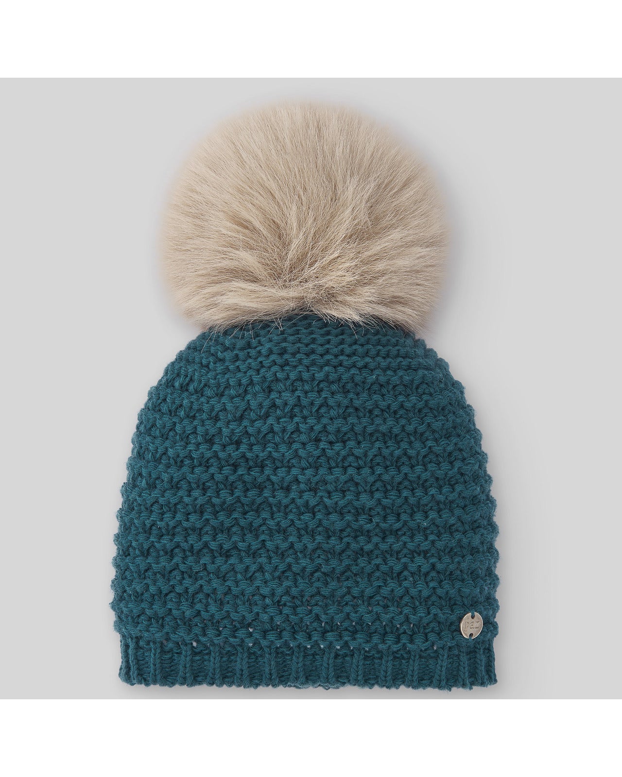 Hat with pompom "ESENCIAL"