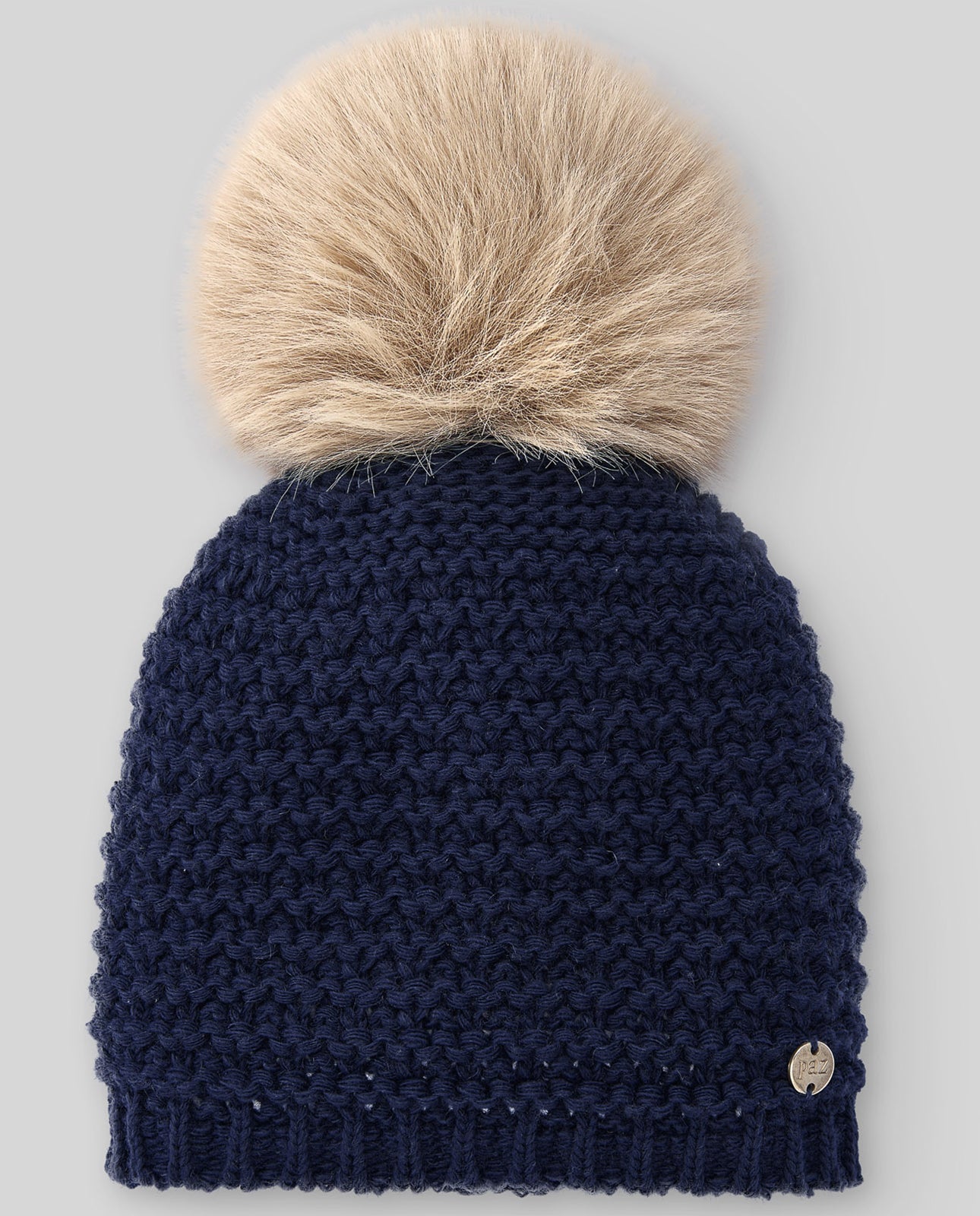 Hat with pompom "ESENCIAL"