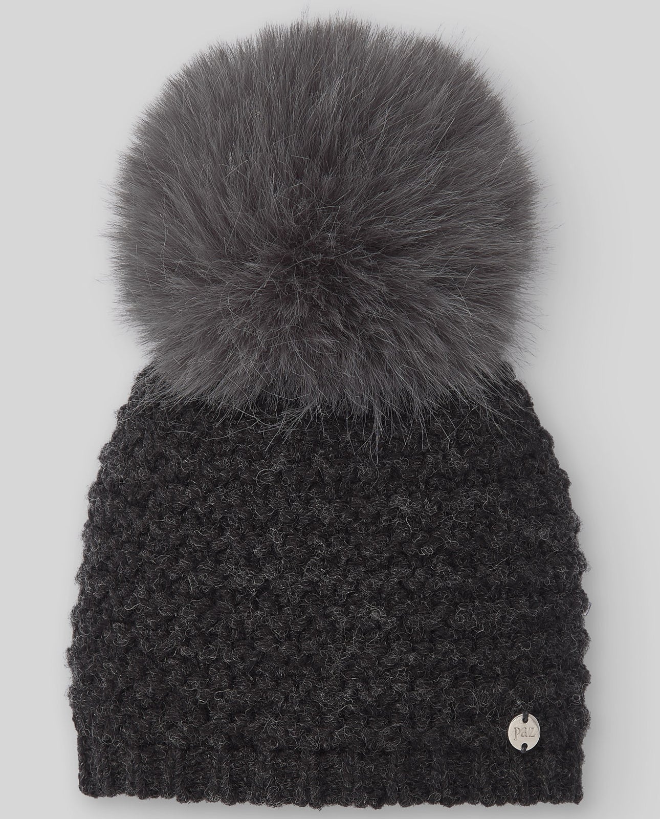 Hat with pompom "ESENCIAL"